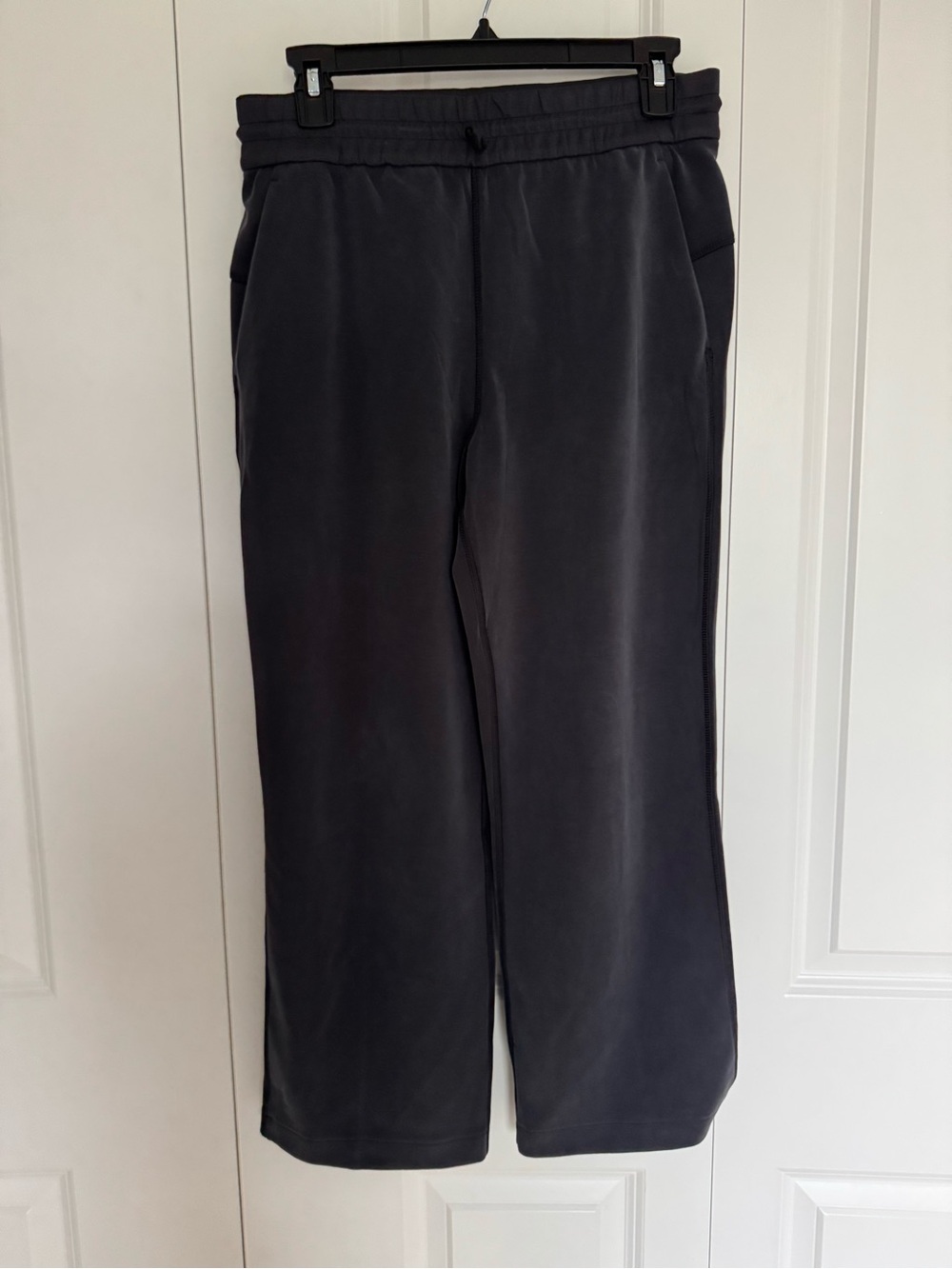 Lululemon Softstreme Black Relaxed Sweatshirt Cropped Pants Set - Picture 2 of 4